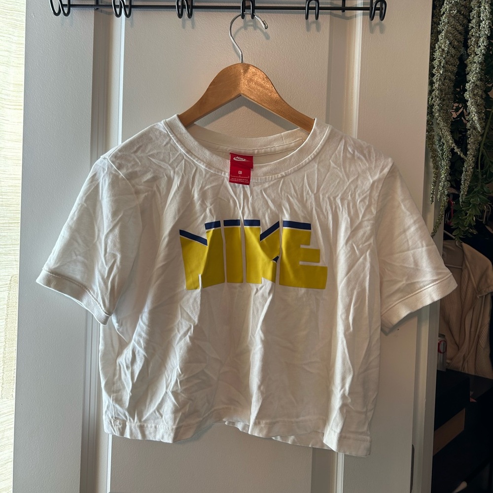 VINTAGE NIKE BABY TEE Y2K